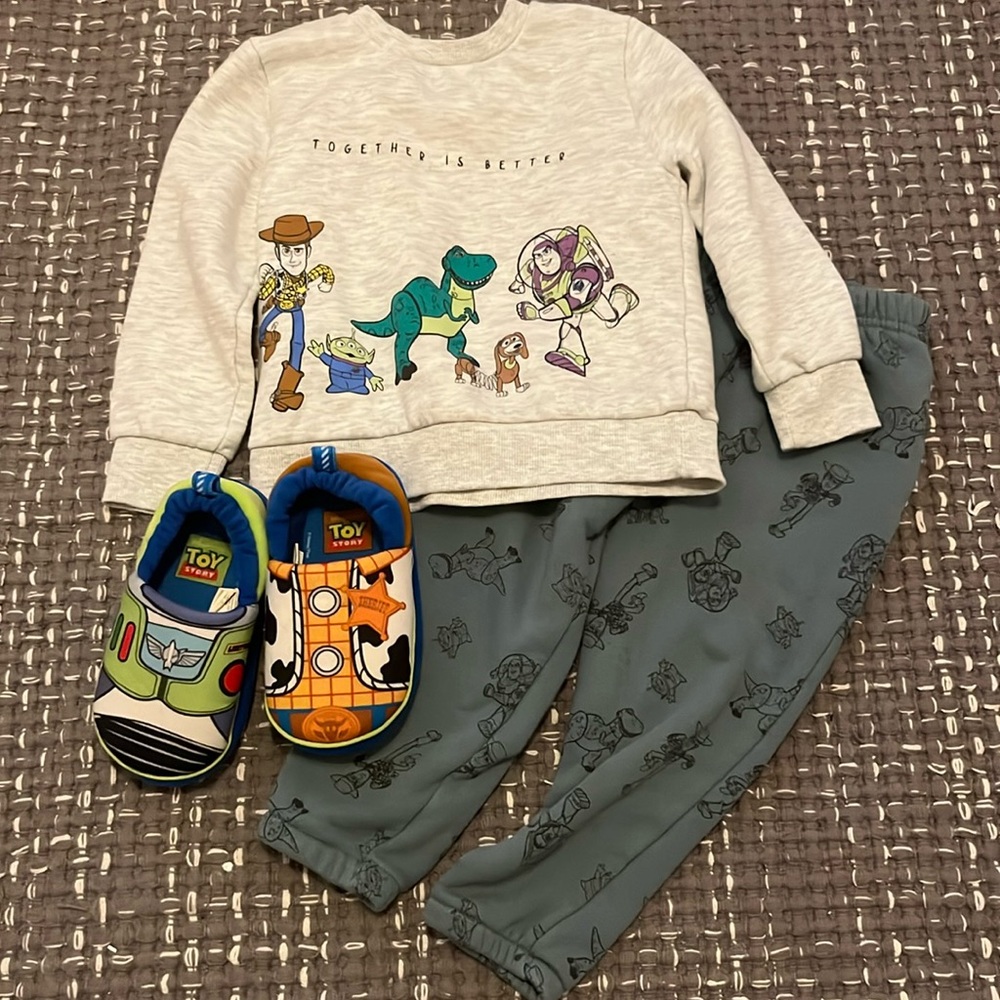 Very cute matching Toy Story sweat set!